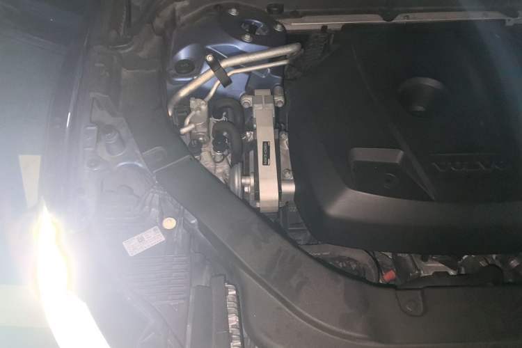 Used Volvo XC60 New Energy 2019 T8 E-Drive Hybrid Intelligent Luxury Sport Edition China VI Engine Bay Right