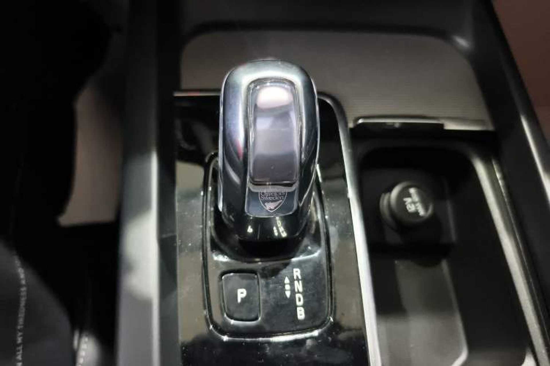 Used Volvo XC60 New Energy 2019 T8 E-Drive Hybrid Intelligent Luxury Sport Edition China VI Gear Lever