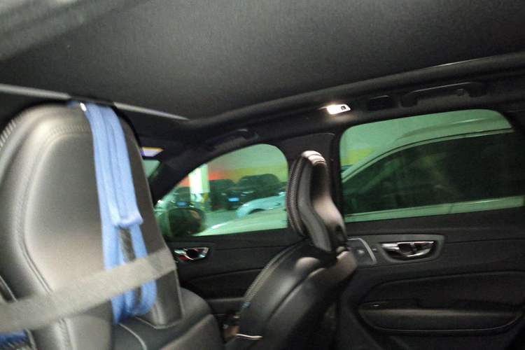 Used Volvo XC60 New Energy 2019 T8 E-Drive Hybrid Intelligent Luxury Sport Edition China V Standard Headliner