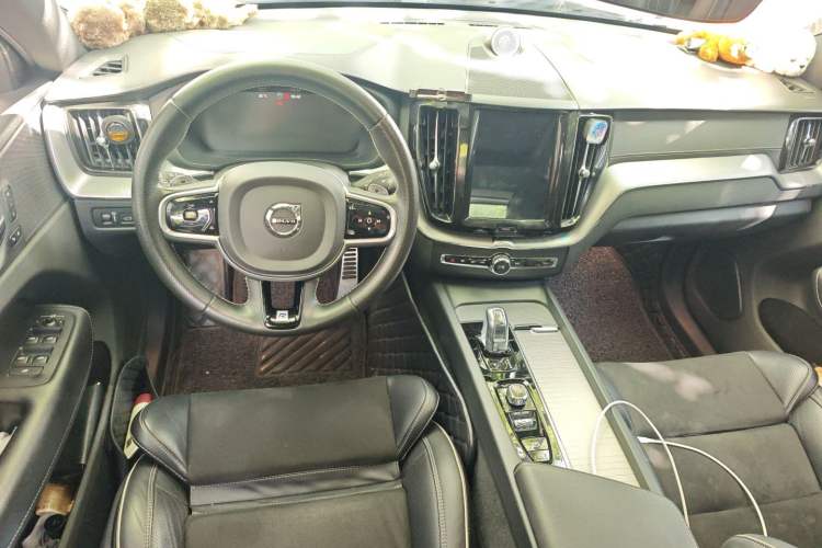 Used Volvo XC60 New Energy 2019 T8 E-Drive Hybrid Intelligent Luxury Sport Edition China V Standard Interior 2
