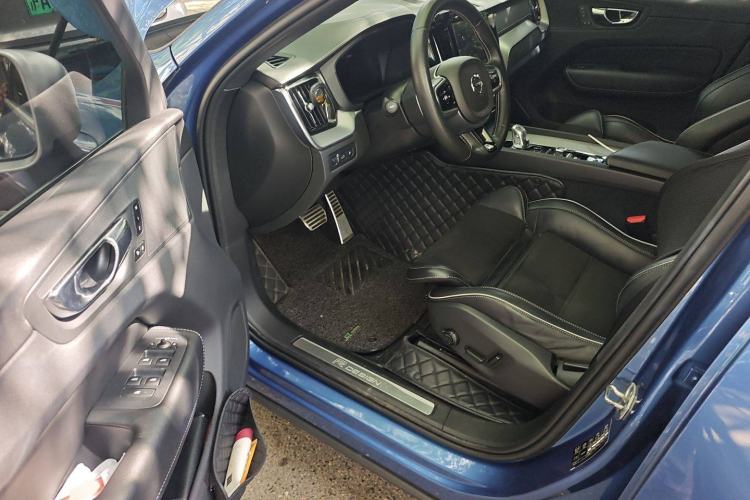 Used Volvo XC60 New Energy 2019 T8 E-Drive Hybrid Intelligent Luxury Sport Edition China V Standard Interior 3