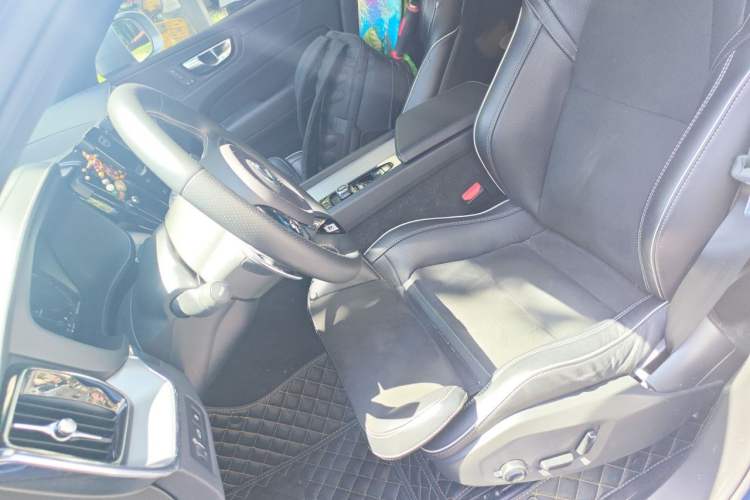 Used Volvo XC60 New Energy 2019 T8 E-Drive Hybrid Intelligent Luxury Sport Edition China V Standard Left Front Seat