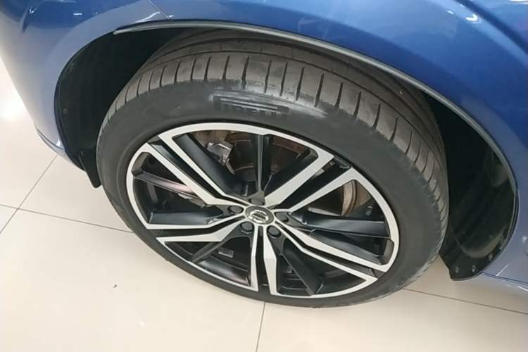 Used Volvo XC60 New Energy 2019 T8 E-Drive Hybrid Intelligent Luxury Sport Edition China V Standard Left Front Wheel Hub