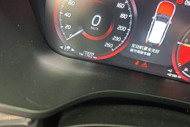 Used Volvo XC60 New Energy 2019 T8 E-Drive Hybrid Intelligent Luxury Sport Edition China V Standard Odometer Close Up