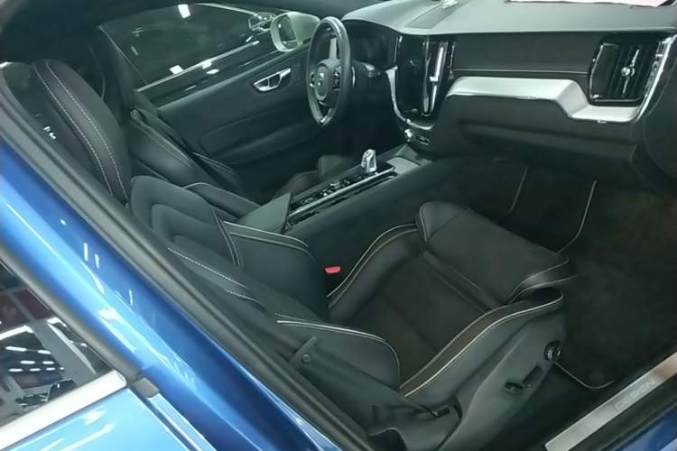 Used Volvo XC60 New Energy 2019 T8 E-Drive Hybrid Intelligent Luxury Sport Edition China V Standard Right Front Seat