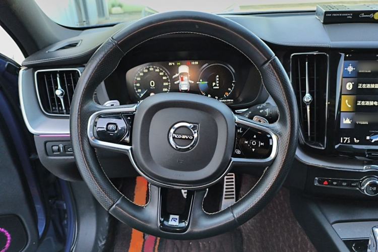 Used Volvo XC60 New Energy 2019 T8 E-Drive Hybrid Intelligent Luxury Sport Edition China VI Steering Wheel