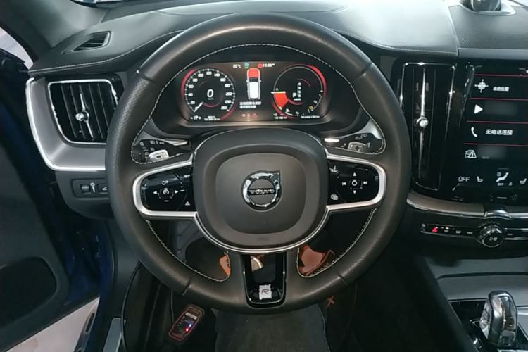 Used Volvo XC60 New Energy 2019 T8 E-Drive Hybrid Intelligent Luxury Sport Edition China V Standard Steering Wheel