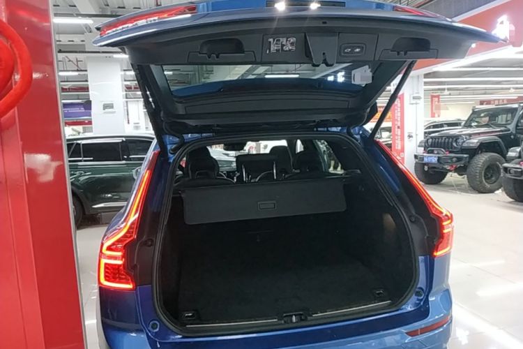 Used Volvo XC60 New Energy 2019 T8 E-Drive Hybrid Intelligent Luxury Sport Edition China V Standard Trunk