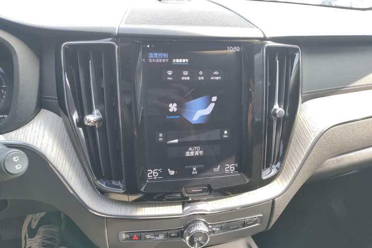 Used Volvo XC60 New Energy 2019 T8 e-Drive Hybrid Prestige Luxury Edition China VI Standard Audio And AC Panel