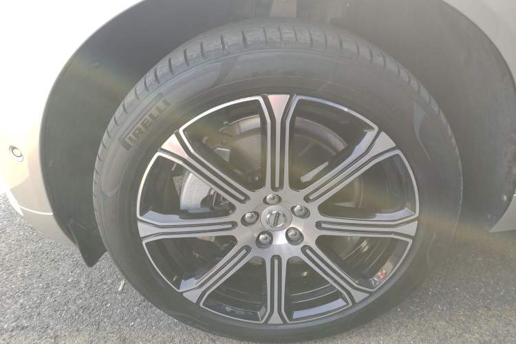 Used Volvo XC60 New Energy 2019 T8 e-Drive Hybrid Prestige Luxury Edition China VI Standard Exterior 7
