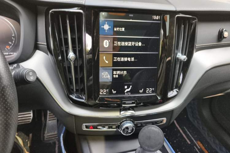 Used Volvo XC60 New Energy 2019 T8 E-Drive Hybrid Intelligent Luxury Sport Edition China V Standard Audio And AC Panel