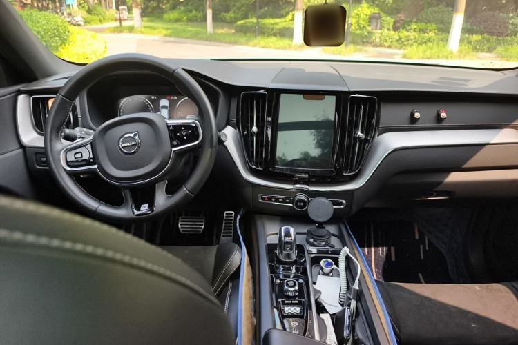 Used Volvo XC60 New Energy 2019 T8 E-Drive Hybrid Intelligent Luxury Sport Edition China V Standard Center Console