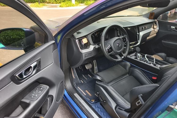 Used Volvo XC60 New Energy 2019 T8 E-Drive Hybrid Intelligent Luxury Sport Edition China V Standard Driver Seat