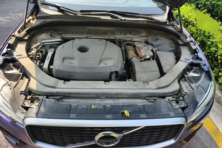 Used Volvo XC60 New Energy 2019 T8 E-Drive Hybrid Intelligent Luxury Sport Edition China V Standard Engine Bay