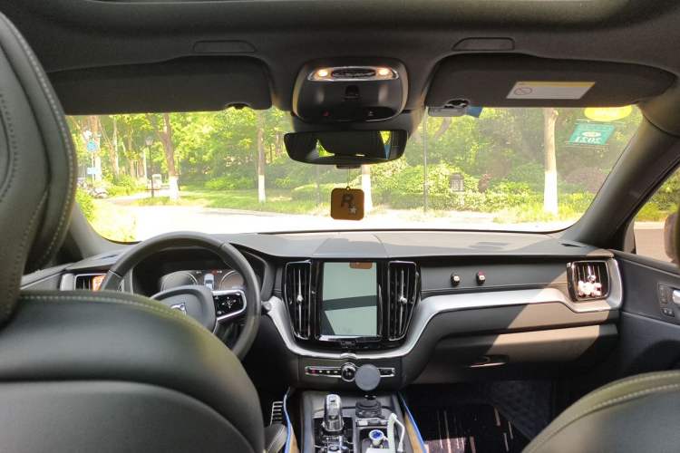 Used Volvo XC60 New Energy 2019 T8 E-Drive Hybrid Intelligent Luxury Sport Edition China V Standard Headliner