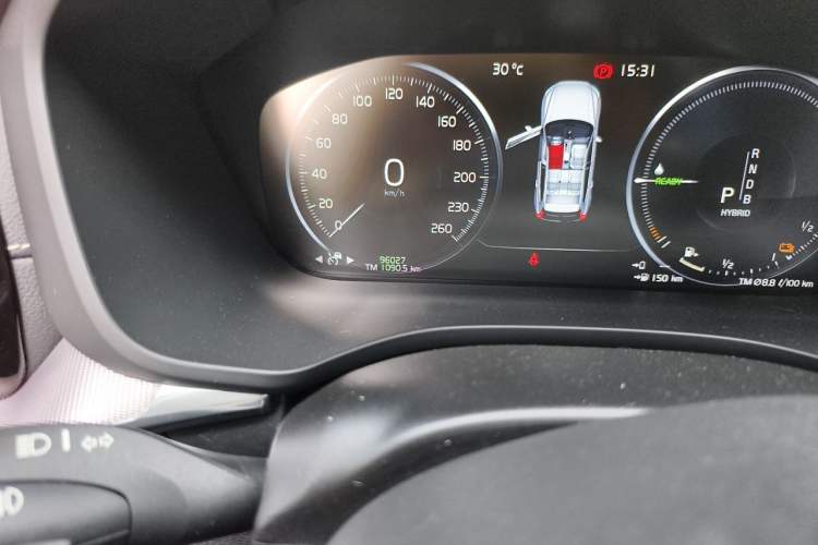 Used Volvo XC60 New Energy 2019 T8 E-Drive Hybrid Intelligent Luxury Sport Edition China V Standard Odometer Close Up