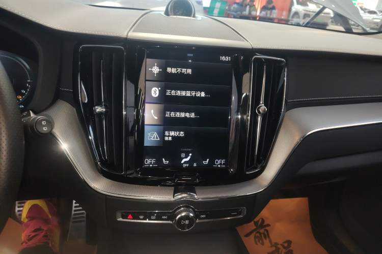 Used Volvo XC60 New Energy 2019 T8 E-Drive Hybrid Intelligent Luxury Sport Edition China V Standard Audio And AC Panel