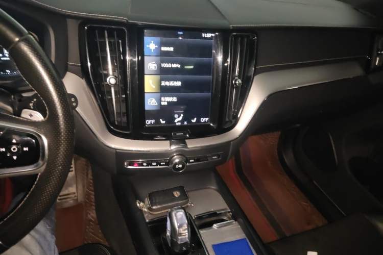 Used Volvo XC60 New Energy 2019 T8 E-Drive Hybrid Intelligent Luxury Sport Edition China V Standard Audio And AC Panel
