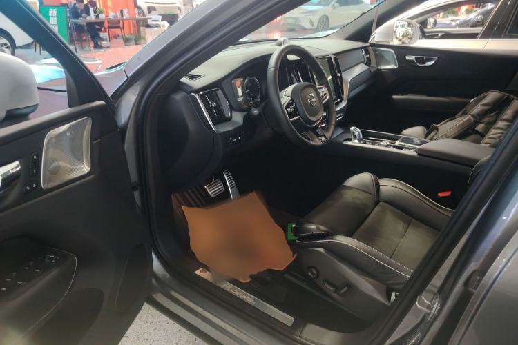 Used Volvo XC60 New Energy 2019 T8 E-Drive Hybrid Intelligent Luxury Sport Edition China V Standard Driver Seat