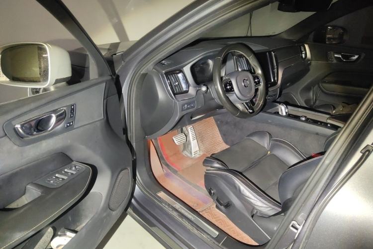 Used Volvo XC60 New Energy 2019 T8 E-Drive Hybrid Intelligent Luxury Sport Edition China V Standard Driver Seat