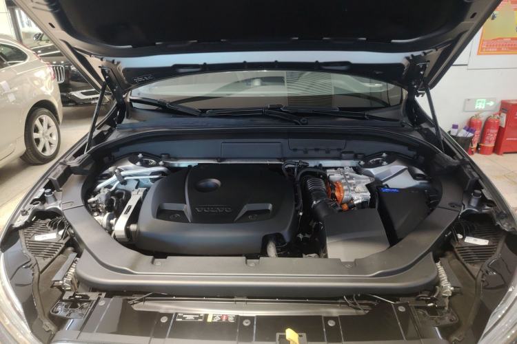 Used Volvo XC60 New Energy 2019 T8 E-Drive Hybrid Intelligent Luxury Sport Edition China V Standard Engine Bay