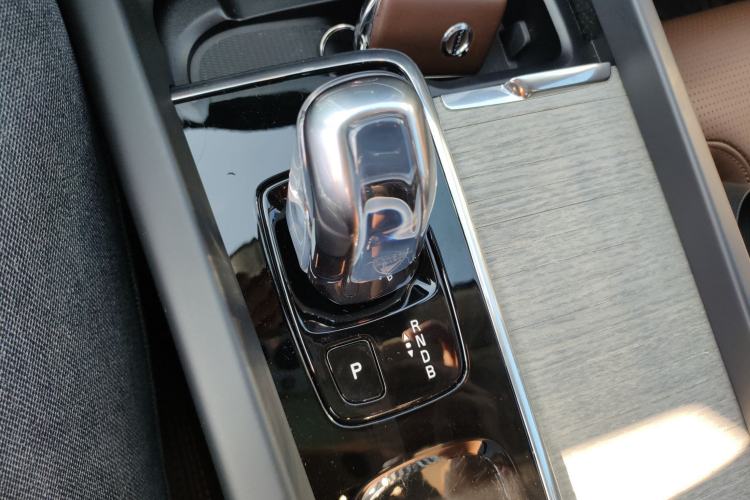 Used Volvo XC60 New Energy 2019 T8 E-Drive Hybrid Prestige Luxury Version China V Standard Gear Lever