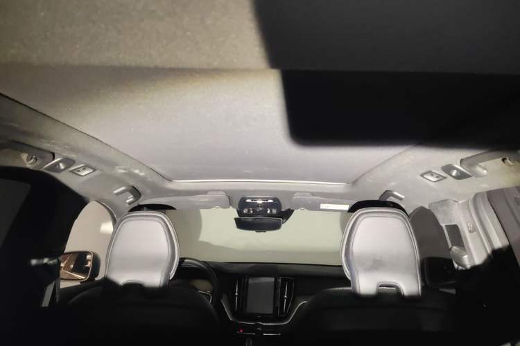 Used Volvo XC60 New Energy 2019 T8 E-Drive Hybrid Intelligent Luxury Sport Edition China V Standard Headliner