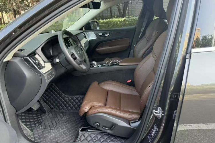 Used Volvo XC60 New Energy 2019 T8 E-Drive Hybrid Prestige Luxury Version China V Standard Interior 2