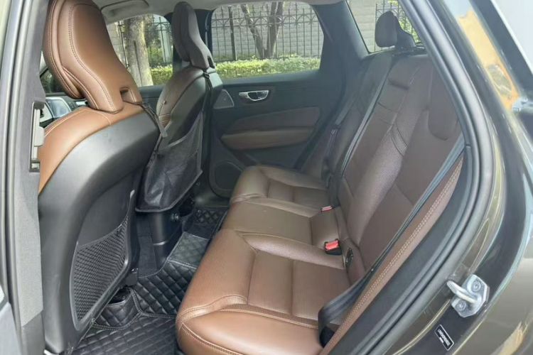 Used Volvo XC60 New Energy 2019 T8 E-Drive Hybrid Prestige Luxury Version China V Standard Interior 3
