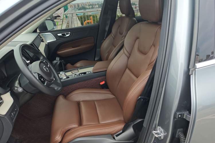 Used Volvo XC60 New Energy 2019 T8 e-Drive Hybrid Prestige Luxury Edition China VI Standard Left Front Seat