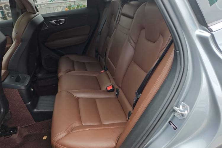 Used Volvo XC60 New Energy 2019 T8 e-Drive Hybrid Prestige Luxury Edition China VI Standard Left Rear Seat