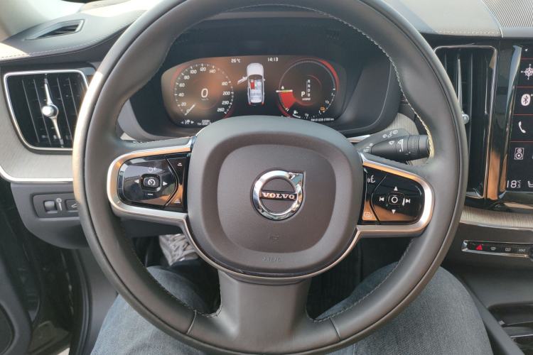Used Volvo XC60 New Energy 2019 T8 E-Drive Hybrid Prestige Luxury Version China V Standard Steering Wheel