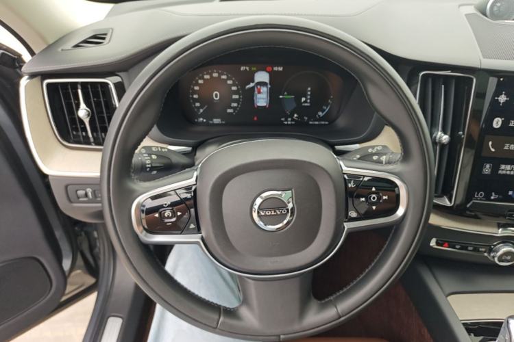 Used Volvo XC60 New Energy 2019 T8 e-Drive Hybrid Prestige Luxury Edition China VI Standard Steering Wheel