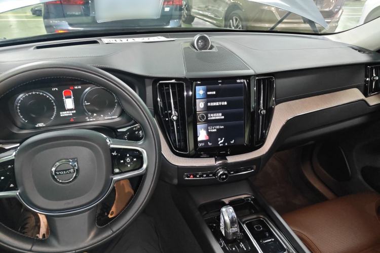 Used Volvo XC60 New Energy 2019 T8 E-Drive Hybrid Prestige Luxury Version China V Standard Center Console