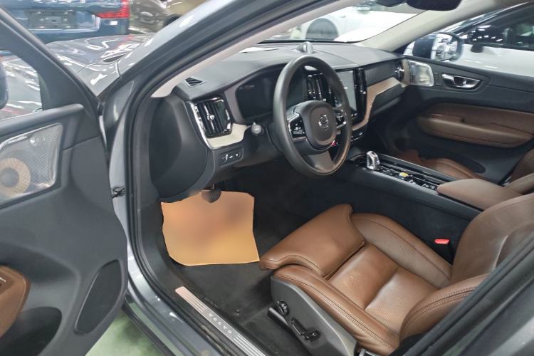 Used Volvo XC60 New Energy 2019 T8 E-Drive Hybrid Prestige Luxury Version China V Standard Driver Seat