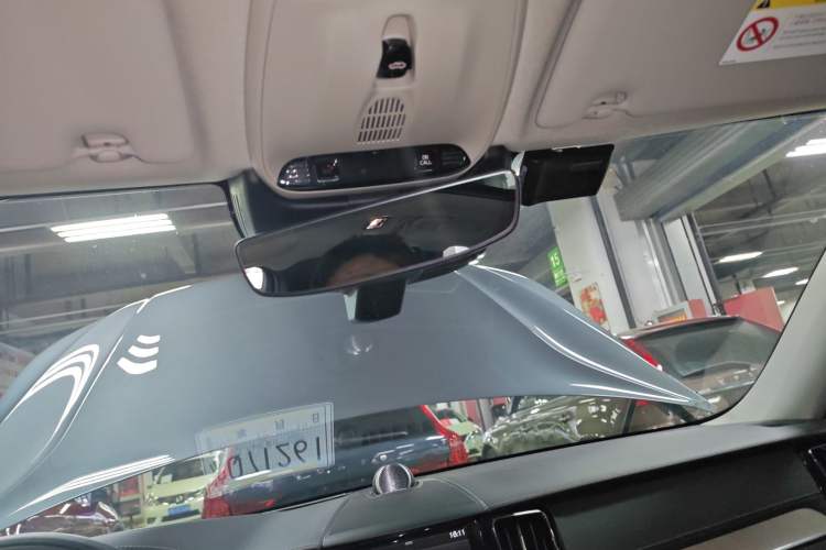 Used Volvo XC60 New Energy 2019 T8 E-Drive Hybrid Prestige Luxury Version China V Standard Headliner
