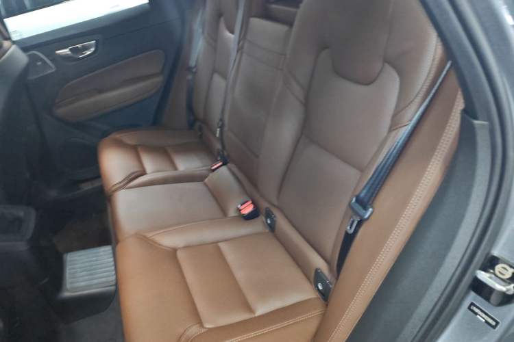 Used Volvo XC60 New Energy 2019 T8 E-Drive Hybrid Prestige Luxury Version China V Standard Left Rear Seat
