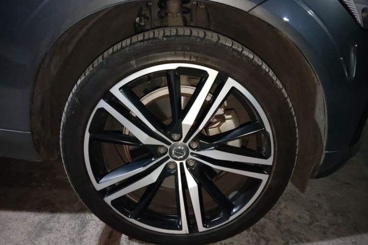 Used Volvo XC60 New Energy 2019 T8 E-Drive Hybrid Intelligent Luxury Sport Edition China V Standard Right Front Wheel Hub