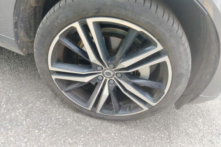 Used Volvo XC60 New Energy 2019 T8 E-Drive Hybrid Intelligent Luxury Sport Edition China VI Right Front Wheel Hub
