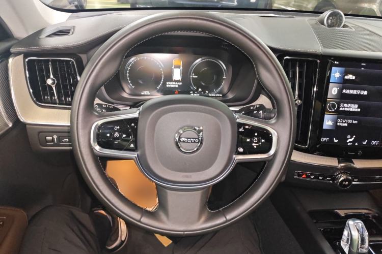 Used Volvo XC60 New Energy 2019 T8 E-Drive Hybrid Prestige Luxury Version China V Standard Steering Wheel