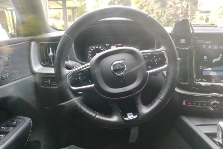 Used Volvo XC60 New Energy 2019 T8 E-Drive Hybrid Intelligent Luxury Sport Edition China VI Steering Wheel