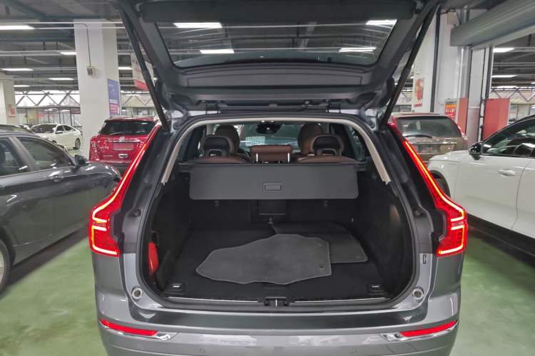 Used Volvo XC60 New Energy 2019 T8 E-Drive Hybrid Prestige Luxury Version China V Standard Trunk