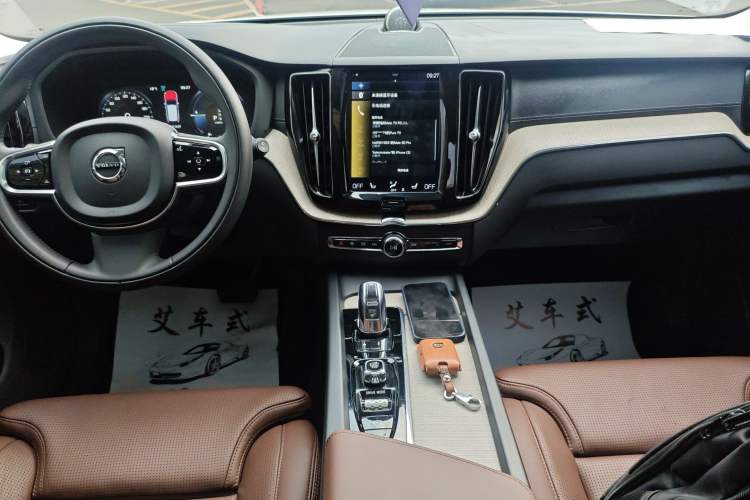 Used Volvo XC60 New Energy 2019 T8 E-Drive Hybrid Prestige Luxury Version China V Standard Audio And AC Panel