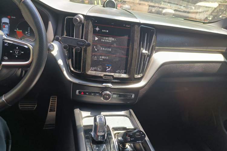 Used Volvo XC60 New Energy 2019 T8 E-Drive Hybrid Prestige Luxury Version China V Standard Audio And AC Panel