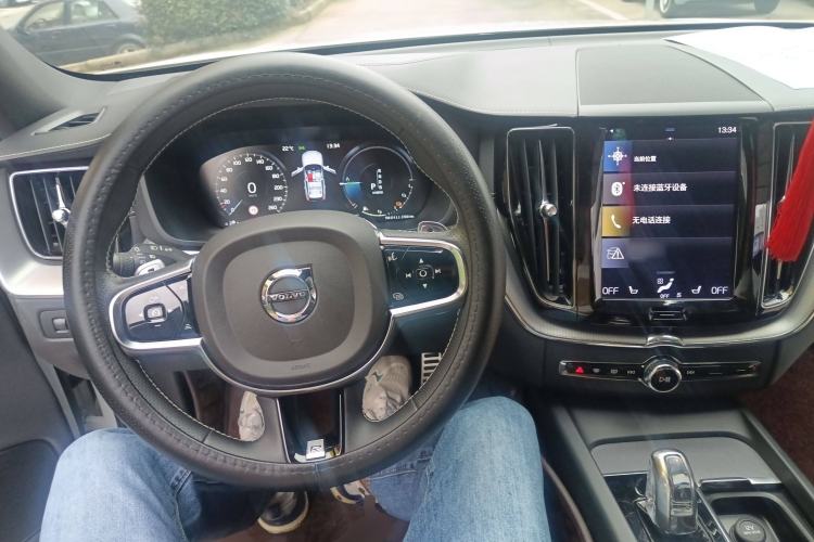 Used Volvo XC60 New Energy 2019 T8 E-Drive Hybrid Prestige Luxury Version China V Standard Center Console