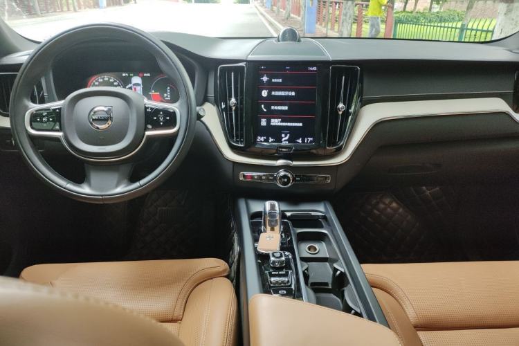 Used Volvo XC60 New Energy 2019 T8 E-Drive Hybrid Prestige Luxury Version China V Standard Center Console