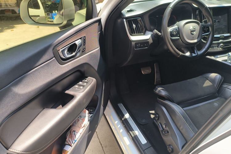 Used Volvo XC60 New Energy 2019 T8 E-Drive Hybrid Prestige Luxury Version China V Standard Driver Seat