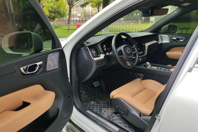 Used Volvo XC60 New Energy 2019 T8 E-Drive Hybrid Prestige Luxury Version China V Standard Driver Seat