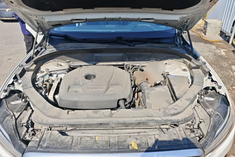 Used Volvo XC60 New Energy 2019 T8 E-Drive Hybrid Intelligent Luxury Sport Edition China V Standard Engine Bay