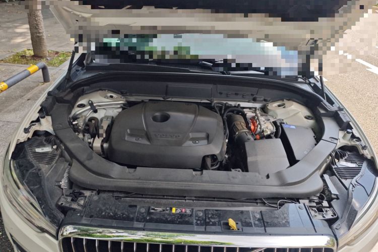 Used Volvo XC60 New Energy 2019 T8 E-Drive Hybrid Prestige Luxury Version China V Standard Engine Bay